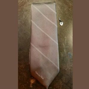 Oscar De La Renta gray men's dress tie striped